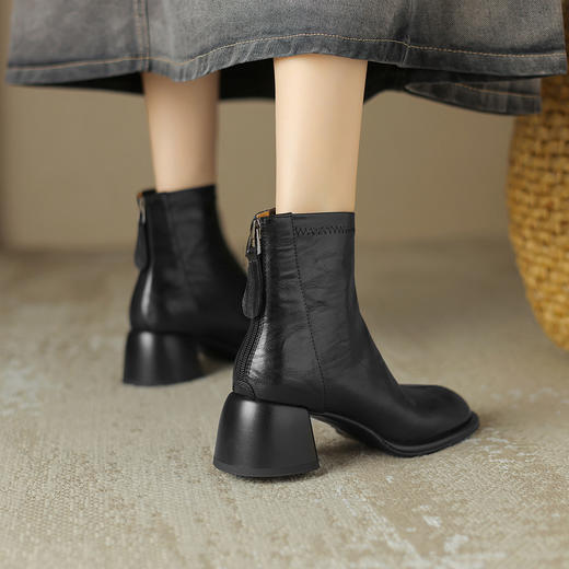 阿么手工女鞋小方头短靴高跟5.5CM雅丹风百搭新款法式复古时装靴 商品图3