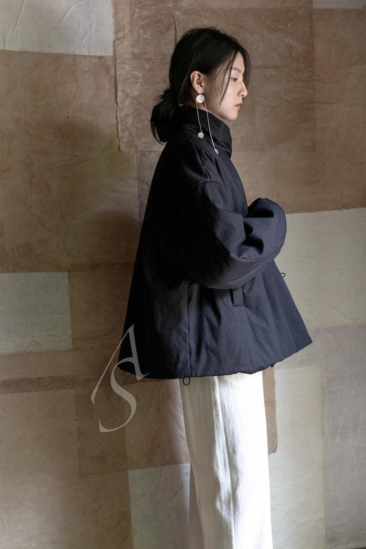 Studio Nicholson  深蓝色/乳白色VANER侧扣短棉服 商品图4