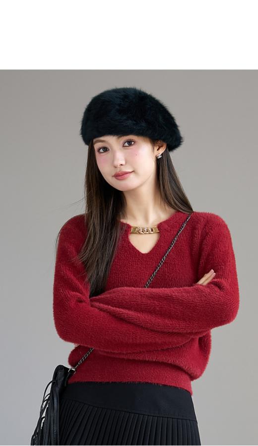 🥰🥰🥰【仿貂绒链条设计感显瘦针织上衣】😉1、仿貂绒材质柔软细腻，触感舒适🌸，给人温暖感 🌈~2、链条设计💨💨：为上衣增添了独特的时尚感和 商品图3