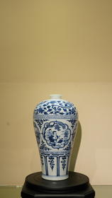 仿元青花开光四爱图每瓶