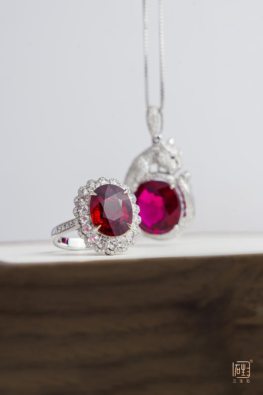 18K白金精品卢比来色红碧玺戒指、吊坠 商品图0