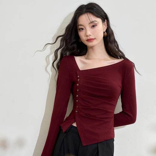 复古设计感金属装饰扣T恤女早春压褶收腰不规则下摆上衣V0042855 商品图2