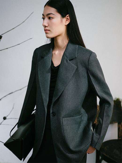 LIYIHAN 日本进口面料24秋新款折角绣字平驳领正肩西装外套高级感 商品图0