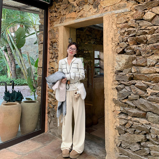 <曾小咸推荐>现货秒杀 ！微信超特价！撞色边马甲外套 日常159.99 立减60 秒杀99.99！！拉链针织衫  秒杀89.99！！ 商品图3