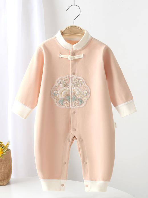 【宝宝穿着舒适，妈妈买着放心，亲肤舒适贴身】春秋季新款新中式婴幼儿连体衣 新生儿无骨哈衣 宝宝中国风长袖爬服四季款-QQ 商品图0