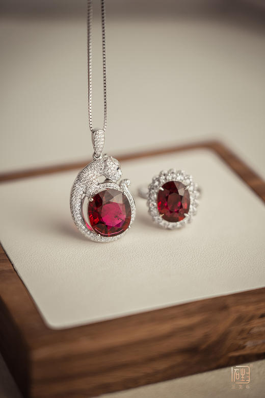 18K白金精品卢比来色红碧玺戒指、吊坠 商品图1