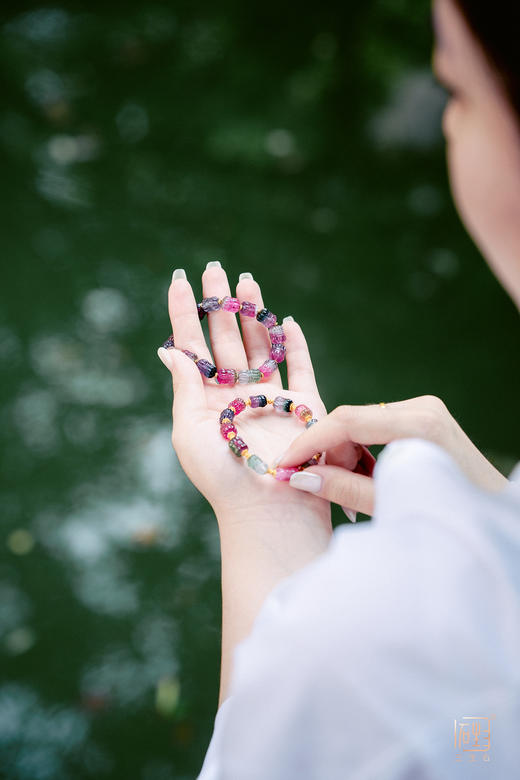 精品彩色碧玺并蒂莲手链 商品图3