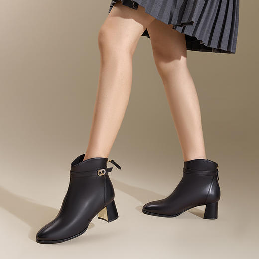 千百度粗高跟奶油靴女款冬季羊皮法式时装靴通勤短靴子A24565712 商品图2