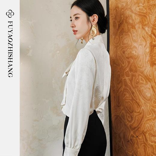 IWY/扶摇系列 米白色缎面衬衫国风灯笼袖上衣新中式复古提花衬衣 FYB557 商品图4