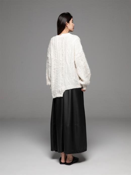 LIYIHAN 24秋新款羊驼毛不规则毛衫灯笼袖宽松毛衣高级慵懒设计感 商品图3