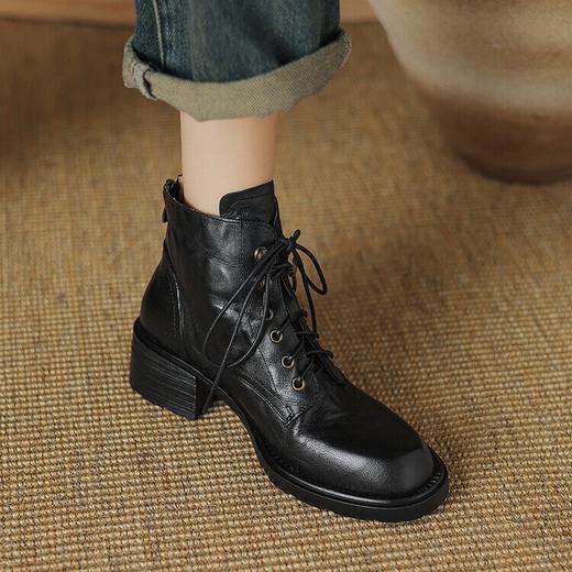 【预售5天】手抓纹羊皮褶皱质感系带休闲风马丁靴秋冬季新款学院风时尚短筒靴XS&AC9553 商品图1