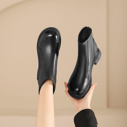 Safiya/索菲娅2024冬季休闲圆头粗跟时尚百搭羊皮后拉链短踝靴 SF44116139 商品图1