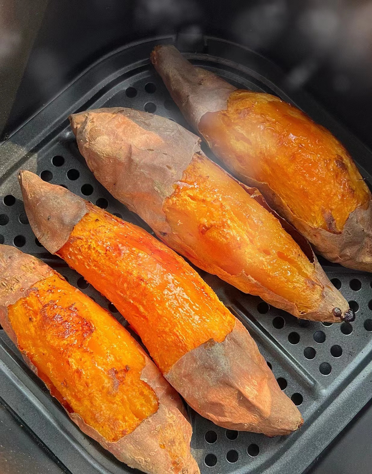 周一取货：【烟薯25号】一份3斤左右，地瓜界的劳斯莱斯，香甜绵密，油糍糍！