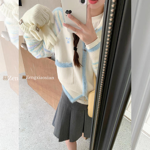 <曾小咸推荐>甜系温柔米白色条纹翻领拉链毛衣 商品图1