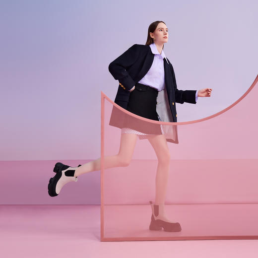 千百度厚底真皮拼接切尔西靴女冬季增高烟筒靴洋气小短靴A24557302 商品图4