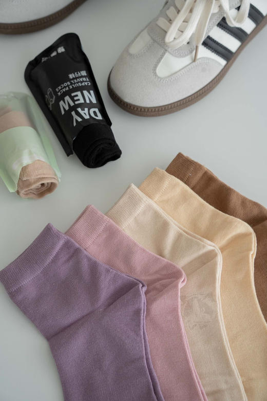 国庆福利19.9/7双～卡拉美拉𝐂𝐚𝐫𝐚𝐦𝐞𝐥𝐥𝐚日抛懒人袜！质量好到可以穿整季！  ✅甄选新疆长绒棉  ✅莱卡纤维，高弹不易变形  ✅7A级抑菌防臭，水洗150次仍有效 商品图1