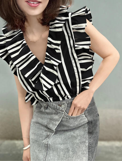 TYNVIE 宽花边装饰双排扣上衣 - 黑条纹 商品图6