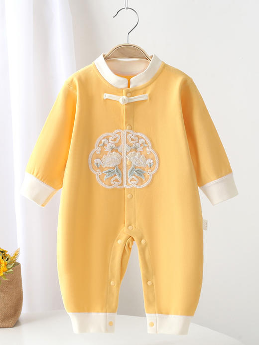 【宝宝穿着舒适，妈妈买着放心，亲肤舒适贴身】春秋季新款新中式婴幼儿连体衣 新生儿无骨哈衣 宝宝中国风长袖爬服四季款-QQ 商品图1