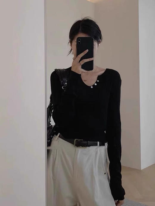 三粒扣绵羊毛打底衫 商品图4