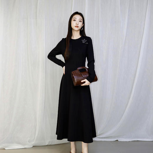 空气层收腰漆黑色连衣裙HJ3S92 商品图1