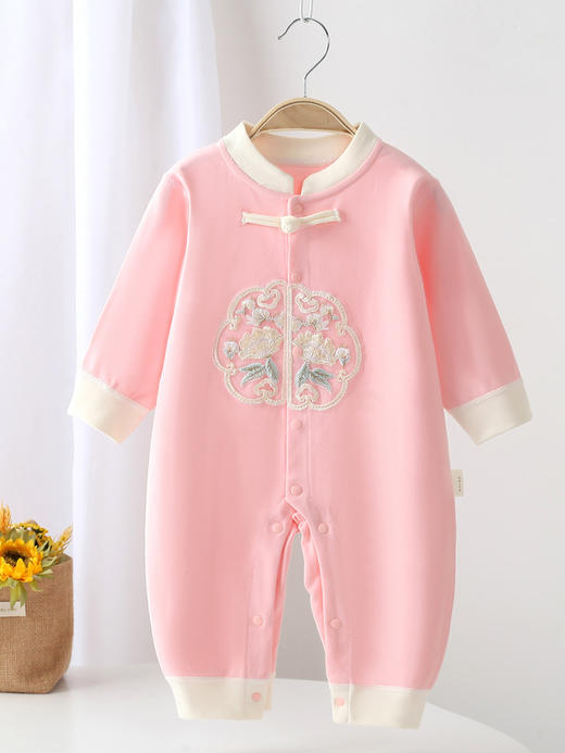 【宝宝穿着舒适，妈妈买着放心，亲肤舒适贴身】春秋季新款新中式婴幼儿连体衣 新生儿无骨哈衣 宝宝中国风长袖爬服四季款-QQ 商品图3