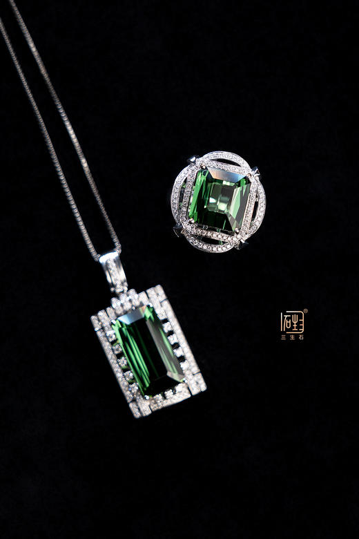 18K白金精品铬绿碧玺戒指、吊坠 商品图1