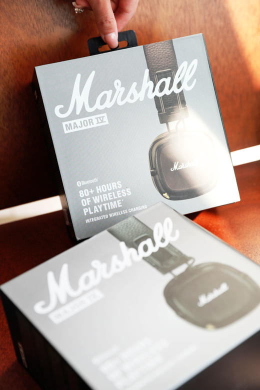 好听耶，颜值还高。盐田港渠道の复古重低音无线蓝牙耳机A092588 商品图4