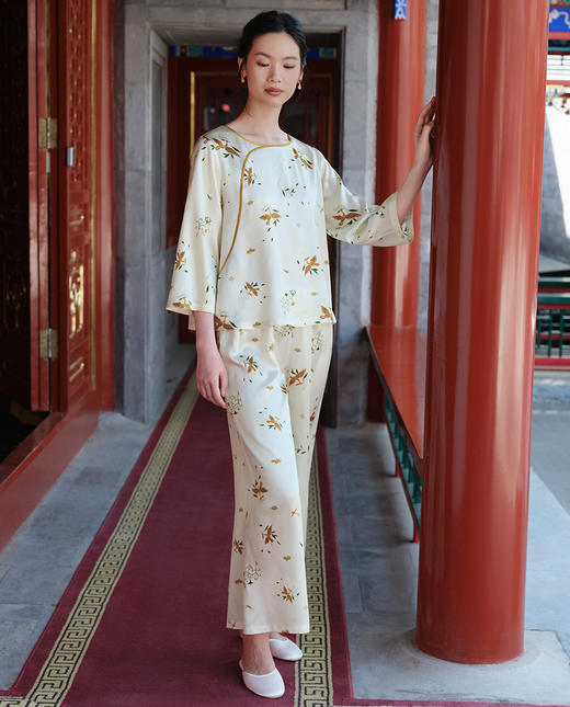 皇锦19姆米真丝印花女士经典中式领长袖分身家居服套装-飞鸟衔花HJ21509 商品图1