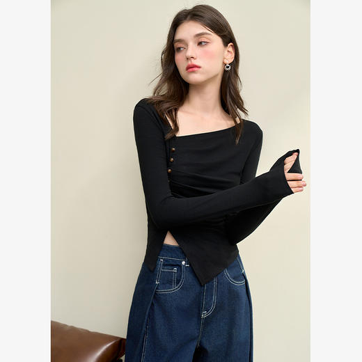 复古设计感金属装饰扣T恤女早春压褶收腰不规则下摆上衣V0042855 商品图3