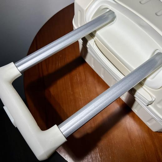 出行必备好物 【结实耐用 便捷出行】多功能行李箱拉杆箱 女高颜值带杯架万向轮旅行箱 商品图4