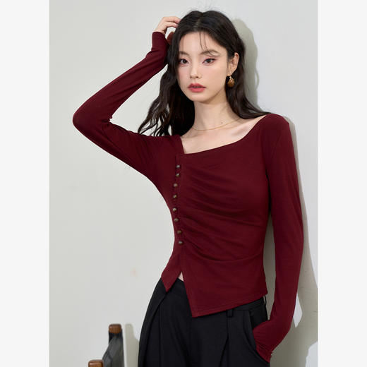 复古设计感金属装饰扣T恤女早春压褶收腰不规则下摆上衣V0042855 商品图4