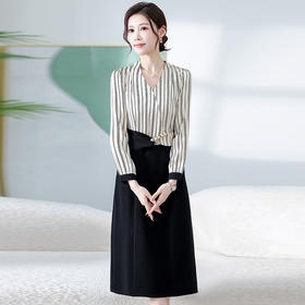 QYMKED-6488-Y 长袖条纹连衣裙拼结时尚假两件中长款包臀裙秋季新款女装A字裙