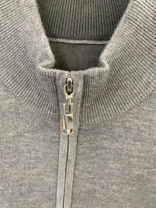 【现货】30%羊毛【马甲】整件双色集圈织法，织面紧实，耐磨抗起球性能极佳，内外两色，正肩版基础版型设计，简约舒适，休闲圆领，时尚又百搭。领口、袖口、下摆采用双层罗文提升紧实度与包裹感，品质佳JX32 商品图5