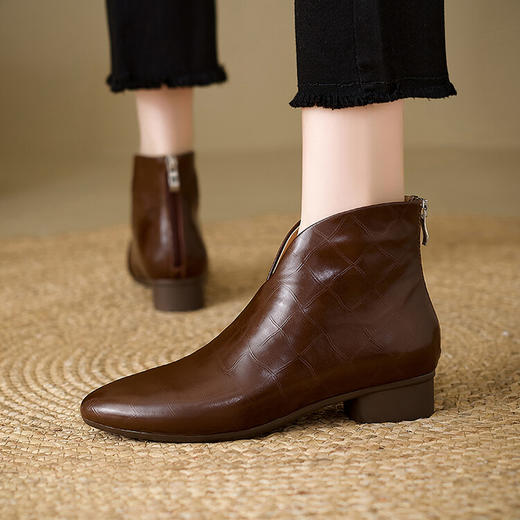 【预售5天】牛皮显瘦V口中粗跟短靴，复古单靴尖头裸靴及踝靴子MBJR&5867 商品图0