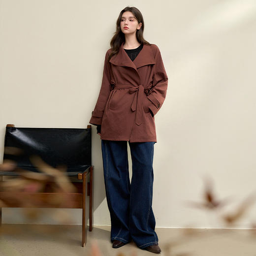 复古剪裁搭片立领插肩袖中长款风衣女秋季简约干练外套V3642712 商品图1