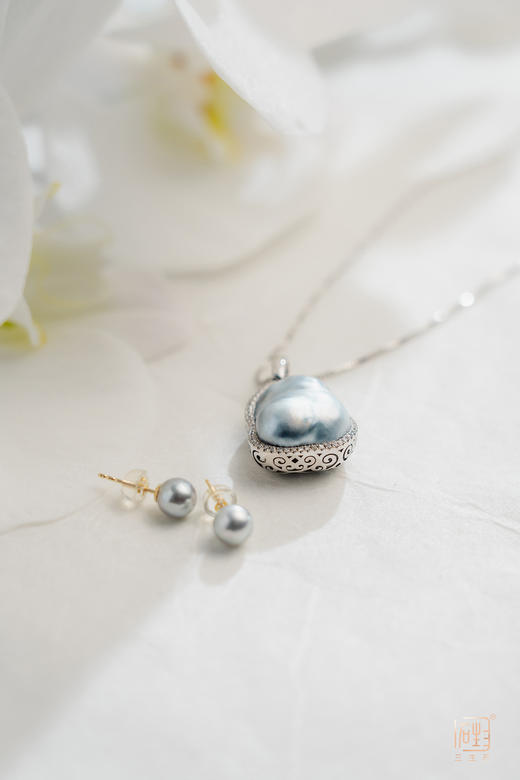 18K金澳白巴洛克吊坠 商品图2