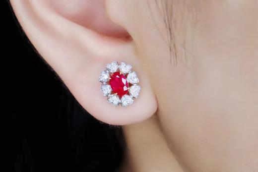 1.39克拉鸽血红宝石耳钉 商品图3