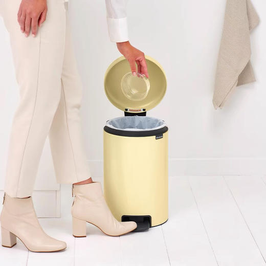 brabantia柏宾士脚踏垃圾桶12L厨房轻奢进口客厅办公室卧室卫生桶 商品图2