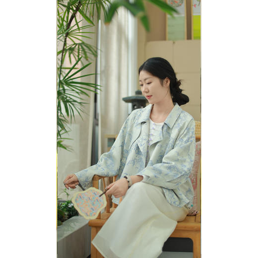 【2026东衣作】短款风衣（24805032苍莨） 商品图0