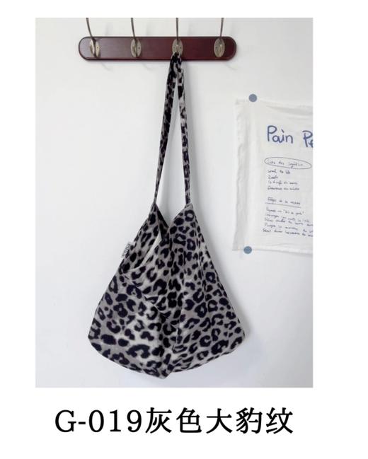 今日份OOTD#🖤【中韩爆火明星同款豹纹帆布包】👍#中韩女明星钟爱款 #杨幂同款💖#赵露思同款#💖宋慧乔同款#💖韩素希同款#💖 商品图8