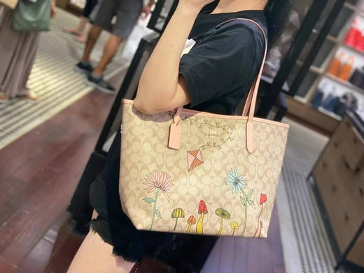 美国现货¥1250直邮！Coach 新款花园系列city托特上线‼️超大容量 🤍自重超轻！ 商品图6