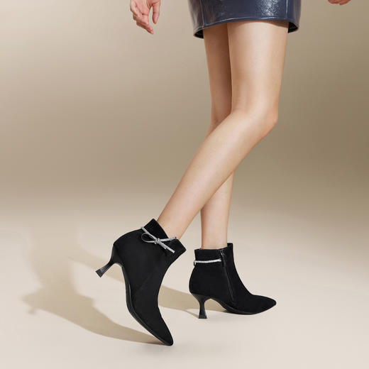 千百度细高跟绒面法式时装靴女冬季通勤洋气真皮小短靴子A24577530 商品图4