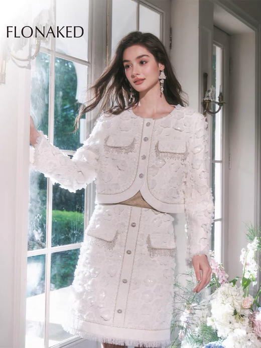 白色立体花朵双弧形粗花呢短外套 商品图0