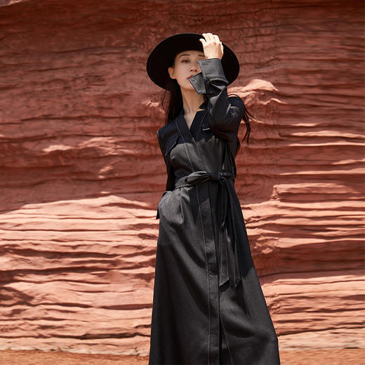 【顺丰包邮】54503 洛诗琳高级感气质V领连衣裙2024秋季收腰显瘦裙048 商品图1