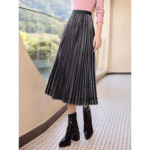 【年终特卖】熙世界金丝绒百褶半身裙女2025新款秋冬季配毛衣的a字中长裙子 商品图2