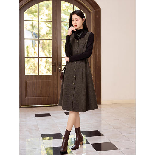 【专属特价】熙世界2025秋冬法式复古千鸟格吊带连衣裙女高级感羊毛背心裙子 商品图4