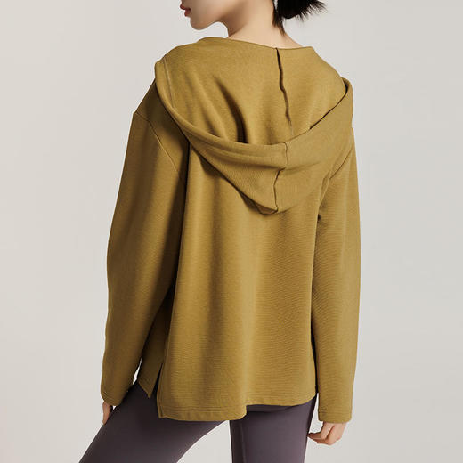 「藏肉显瘦 慵懒松弛 青春减龄」 大V领落肩休闲连帽卫衣-880009 商品图3
