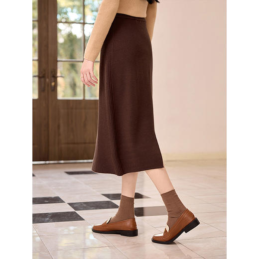 【年终特卖】熙世界咖啡色针织半身裙2025秋冬新款通勤百搭后开叉中长直筒裙 商品图2
