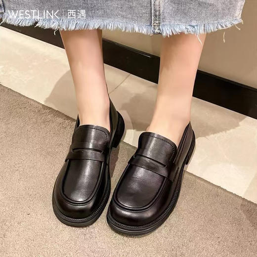 西遇通勤乐福鞋女新款早春瘦版舒适软皮黑色单鞋低跟小皮鞋P0047512 商品图2