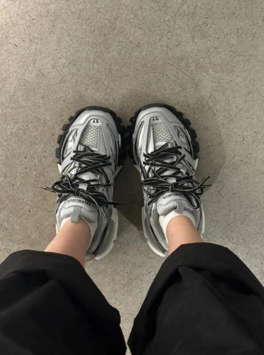 Balenciaga巴黎世家 Track 1.0 网布 圆头系带 运动休闲 减震防滑耐磨包裹性平衡 低帮 老爹鞋 银黑/黑色 商品图3